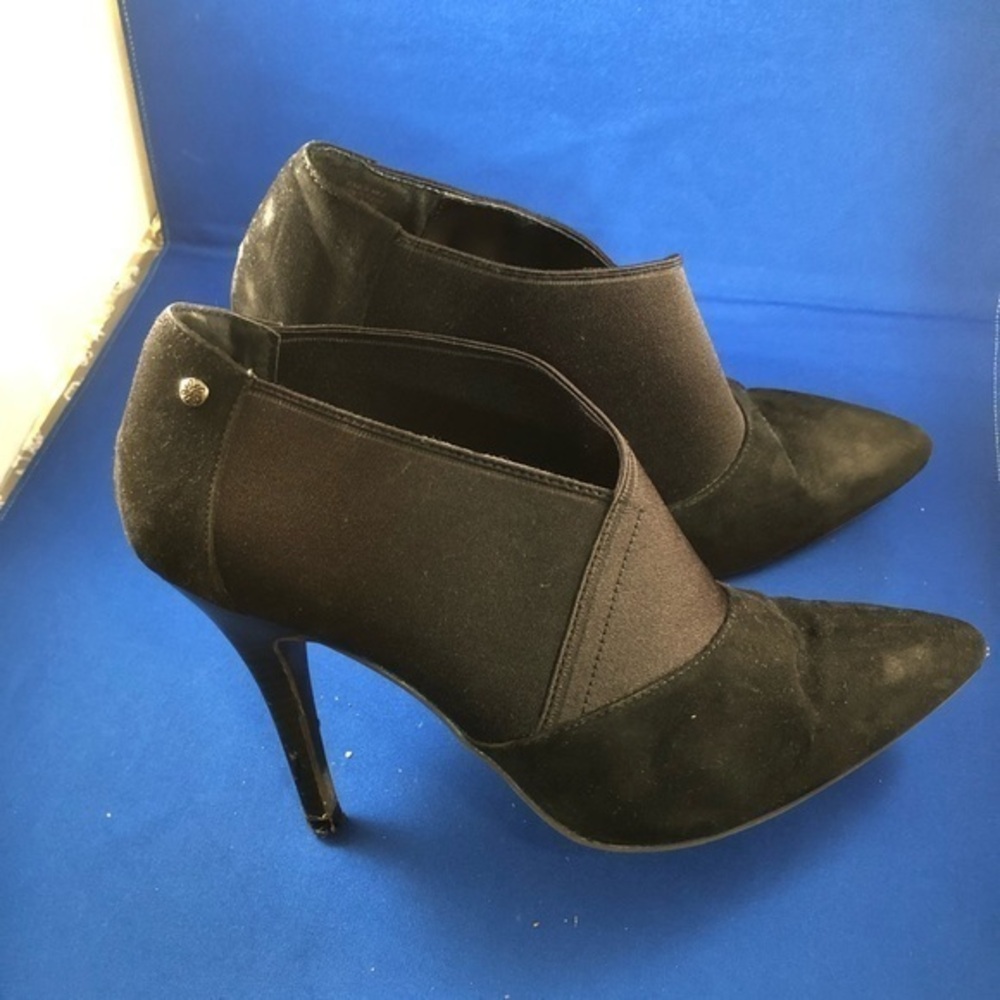 Simply Vera Wang classy looking heeled shoes